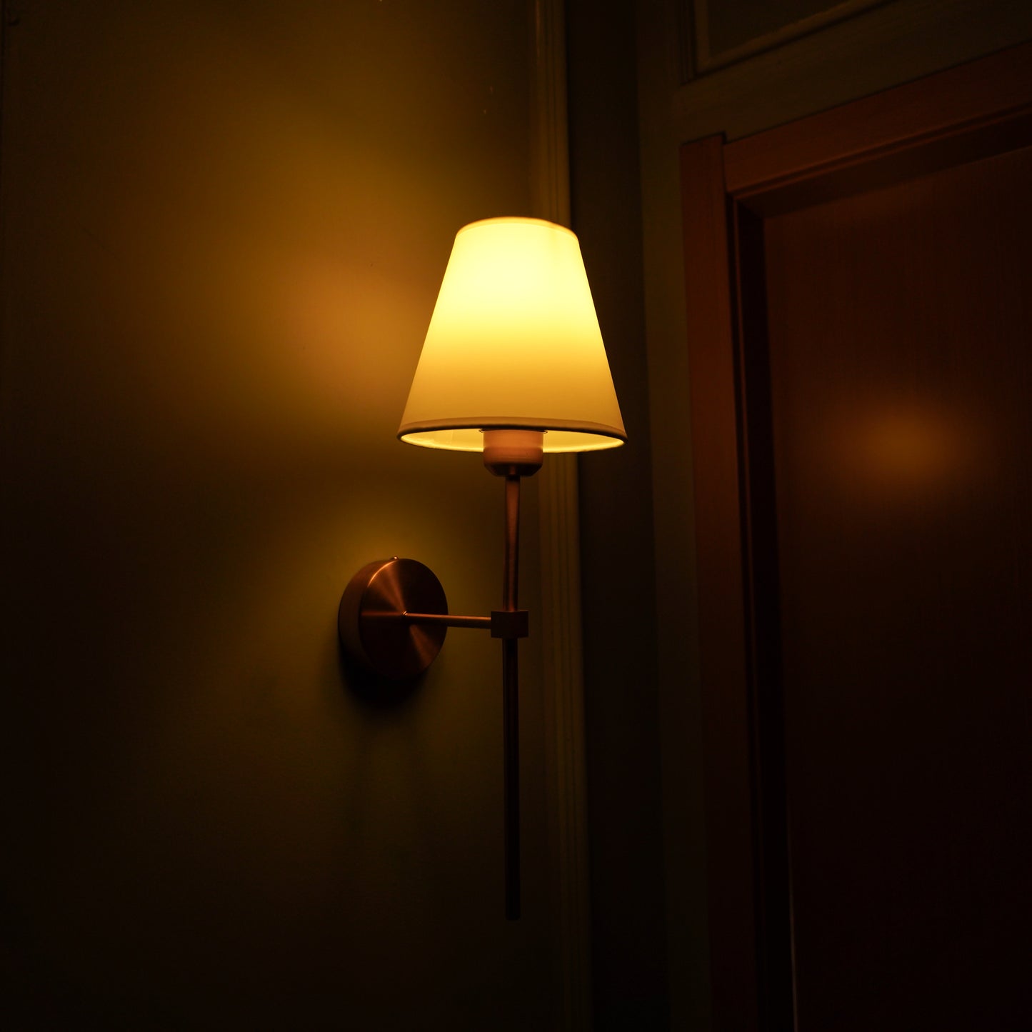 Vantari •Rechargeable  •Battery-Operated Wall Sconce(5000mah)